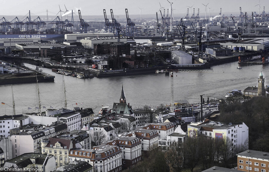 Vue du clocher de l'église St Michel Vue du clocher de l'église St Michel