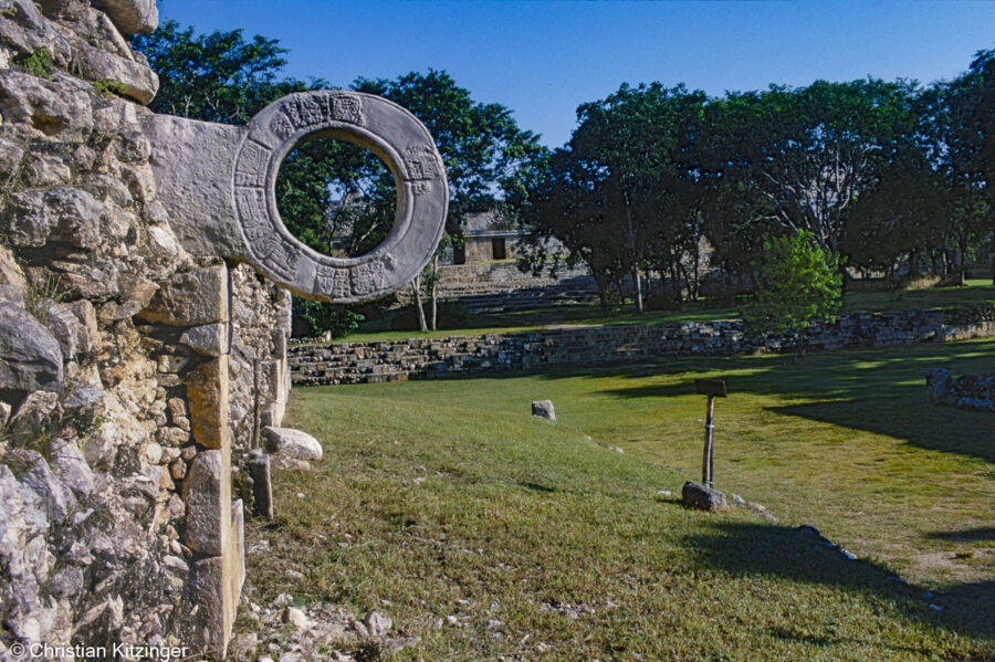 Anneau jeu de pelote - Uxmal Anneau jeu de pelote Uxmal