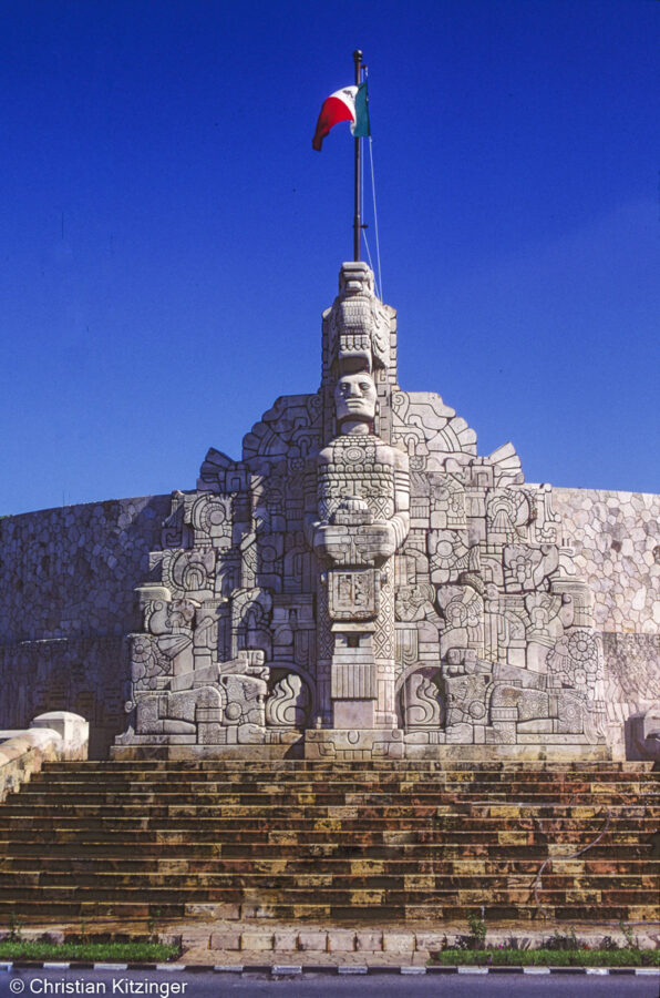 Monumento a la Patria - Merida Monumento a la Patria à Merida