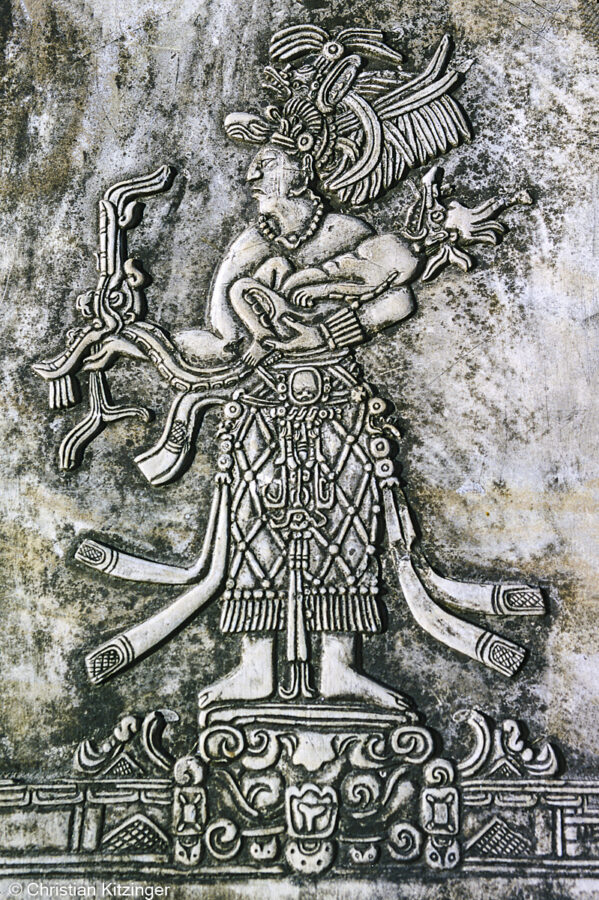 Xchel déesse maya associée à l'eau Xchel déesse maya associée à l'eau