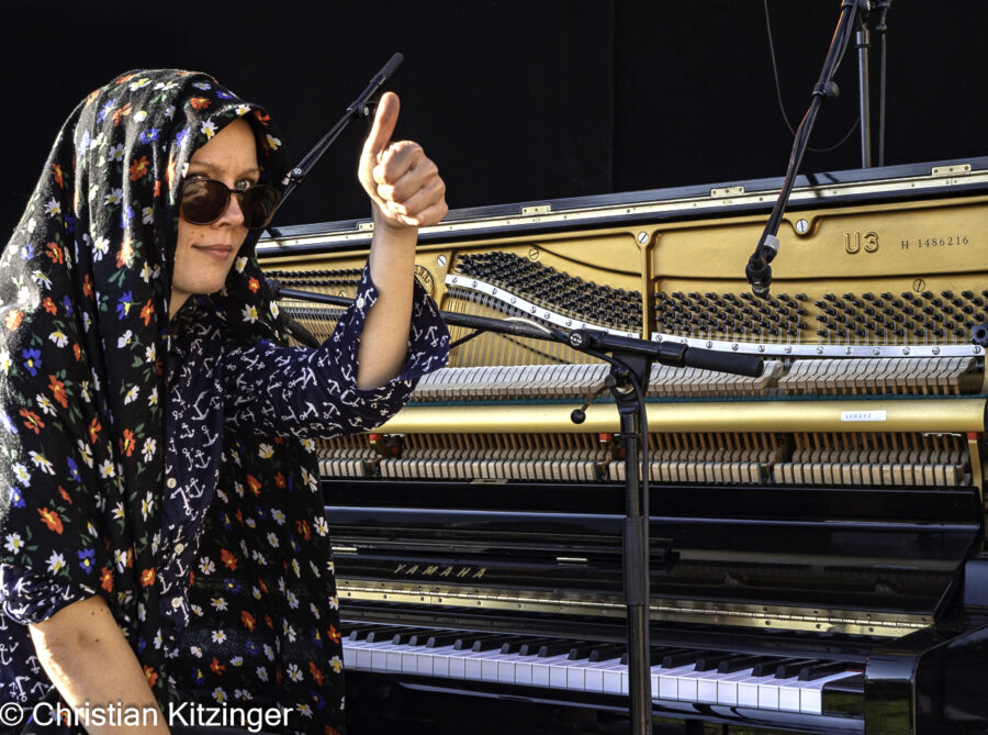 Mathilde Gardien : voix, piano