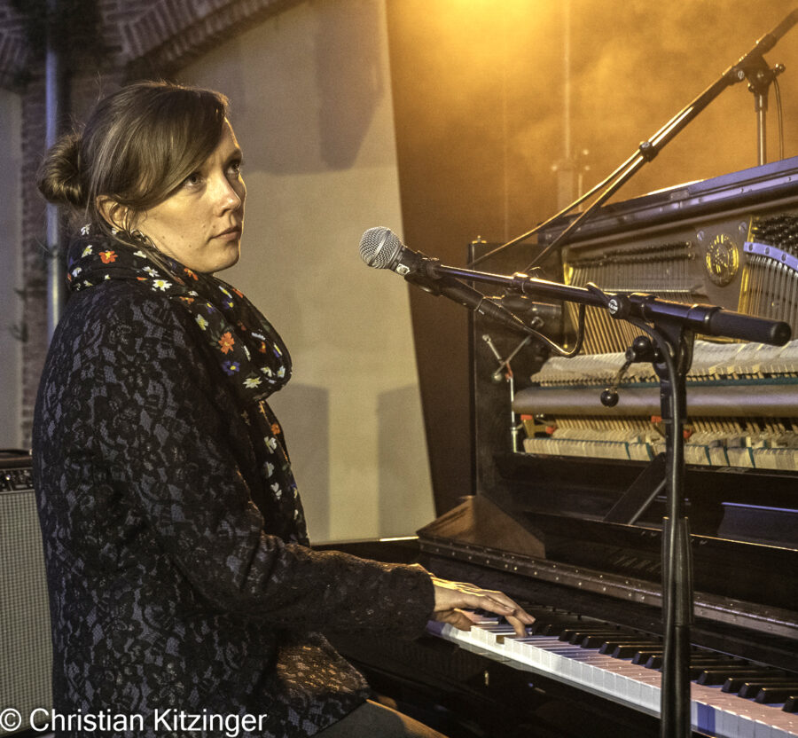 Mathilde Gardien : voix, piano